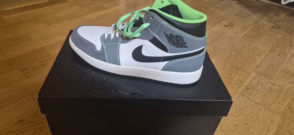 Air Jordan 1 MID SE 43