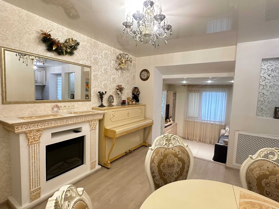 Продам 3-кім. квартиру вул. Марка Безручка 25 / метро Берестейська/