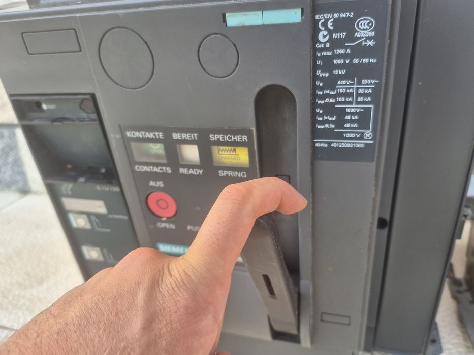 3 Disjuntores Siemens WL1250H 1250A com ETU15B – NOVOS