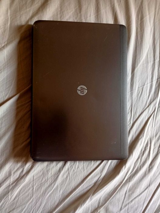 Portátil HP antigo avariado para aproveitamento de peças.