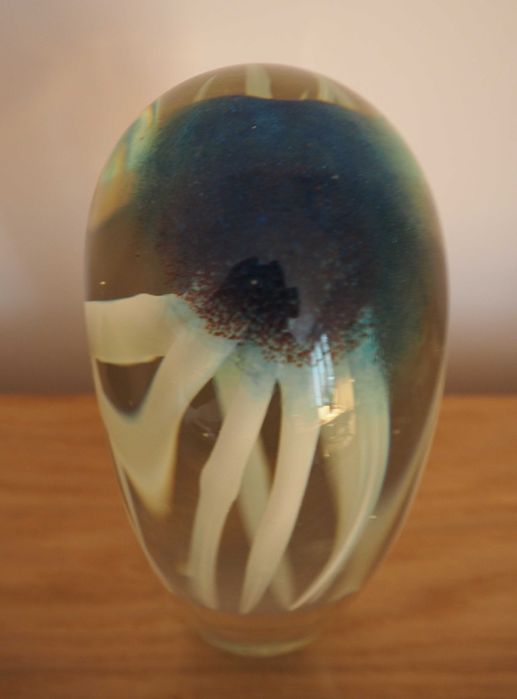 Szklany przycisk do papieru na biurko meduza wys.16 cm