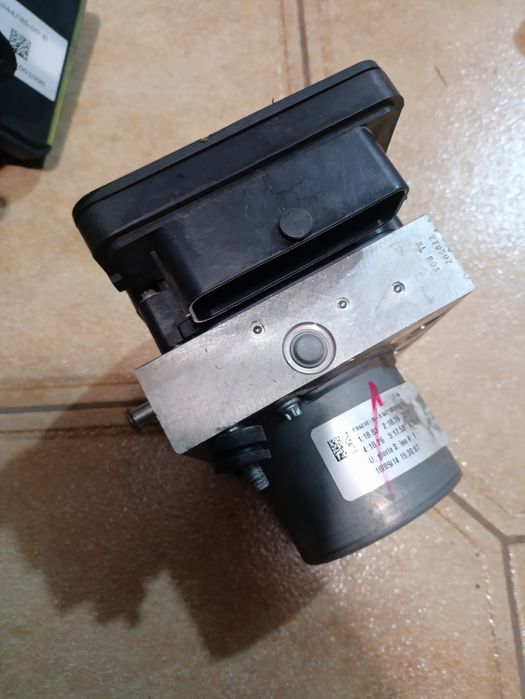 Блок ABS Tesla model 3  кронштейн абс