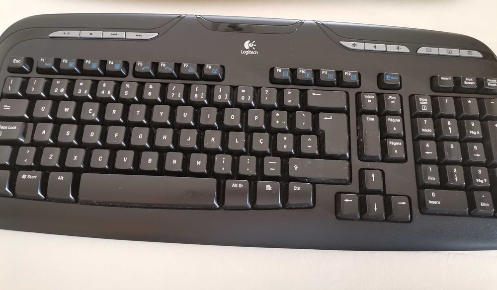 Teclados Logitech cordless desktop