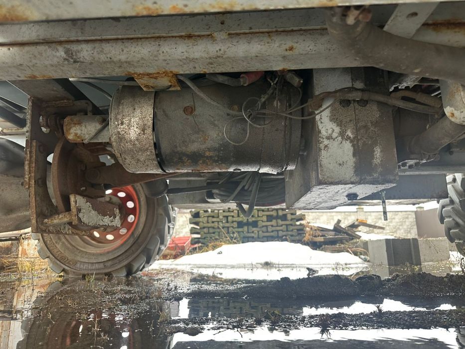 Ножничний навантажувач