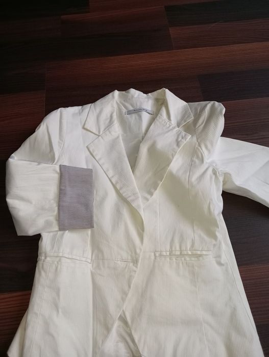 Marynarki biała w prążki i biała