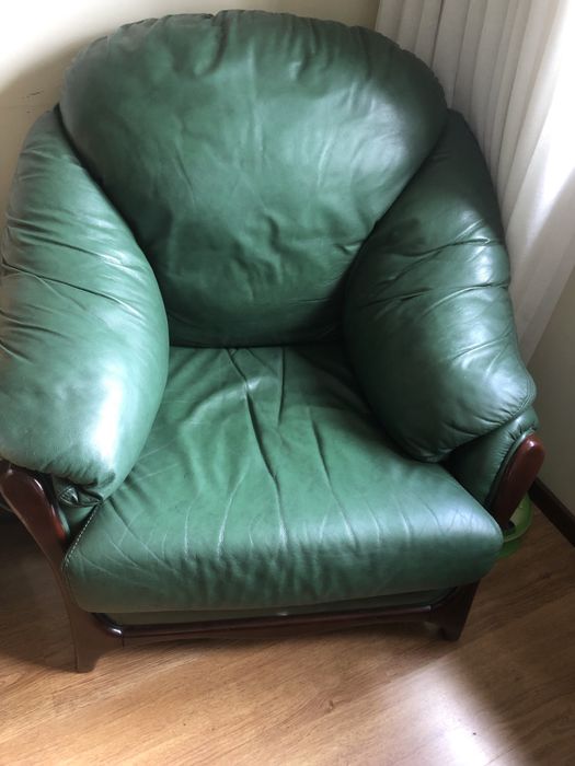 Vendo 1 sofá de um lugar , bem estimado  .