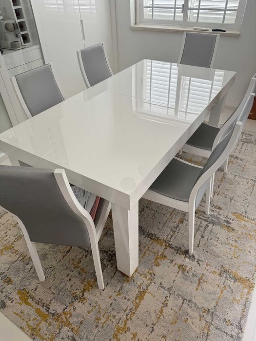 mesa extensivel +  8 cadeiras lacado de  branco