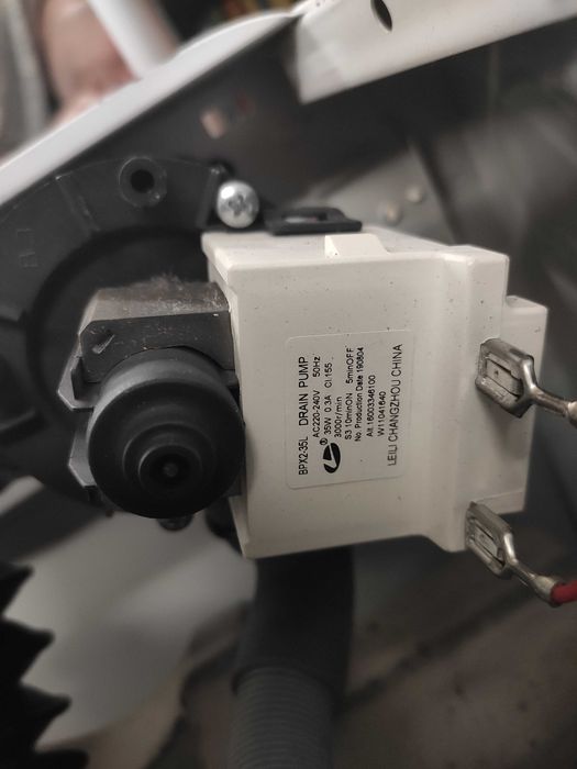 Розборка пральної машини Indesit E2SC 2150 W UA