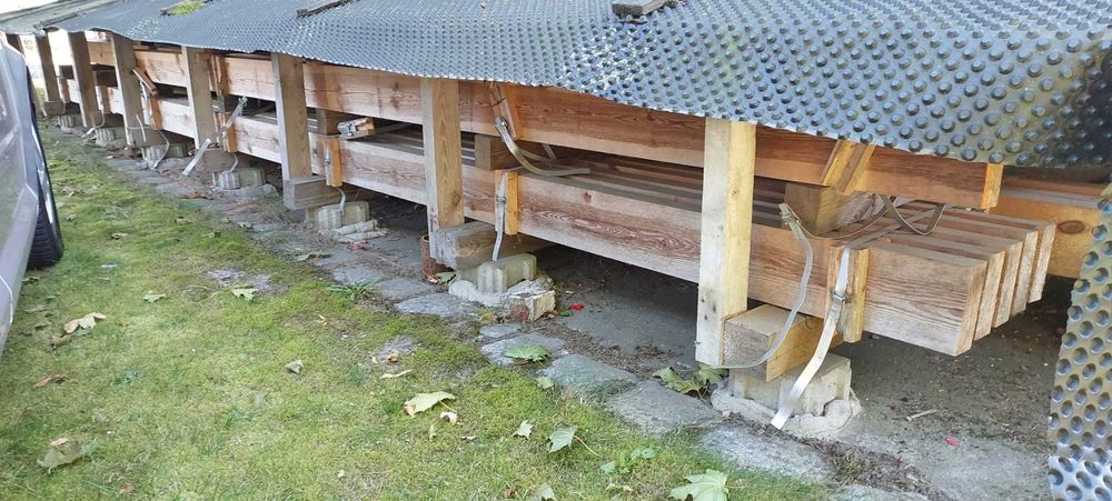 Drewno konstrukcyjne (słupy, krokwie)