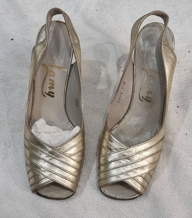 Lote de Sapatos Mulher N° 34 valor cada variado ver todas fotos