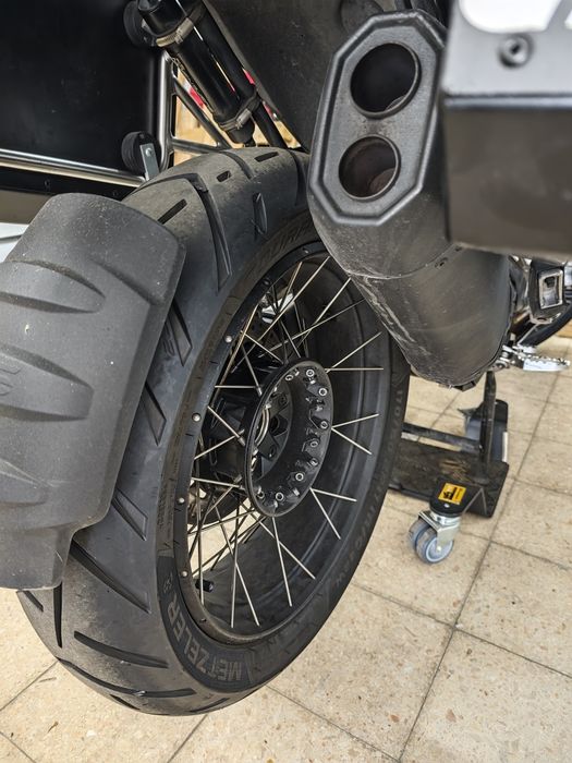 BMW R 1250 GS  (versão rebaixada de origem)