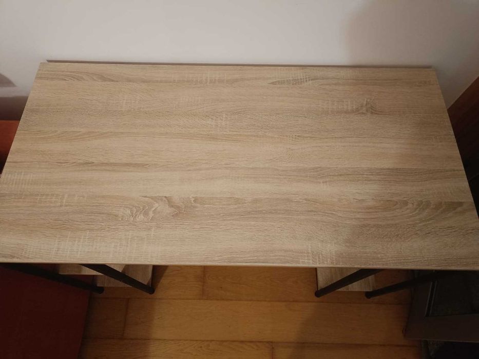 Secretária Aço e aglomerado de melamina