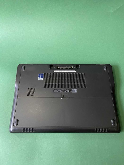 Dell Latitude E7250 12,5" | i5-5300U | 256gb ssd | 8gb ddr3
