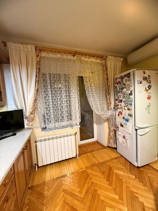 Продаж квартири р-н осташівка