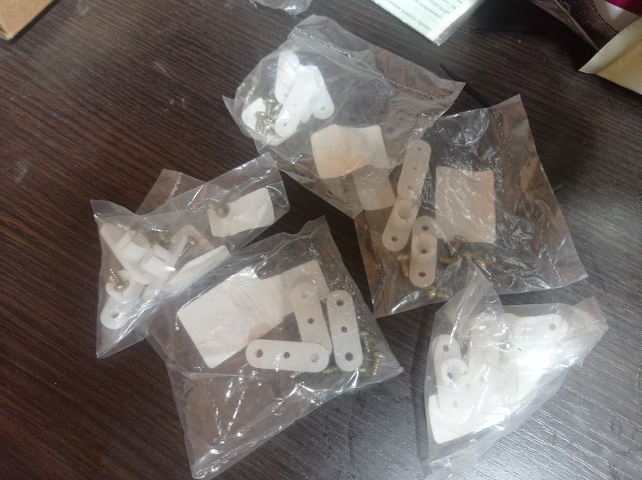 Кліпса кріплення фари Land Rover Discovery