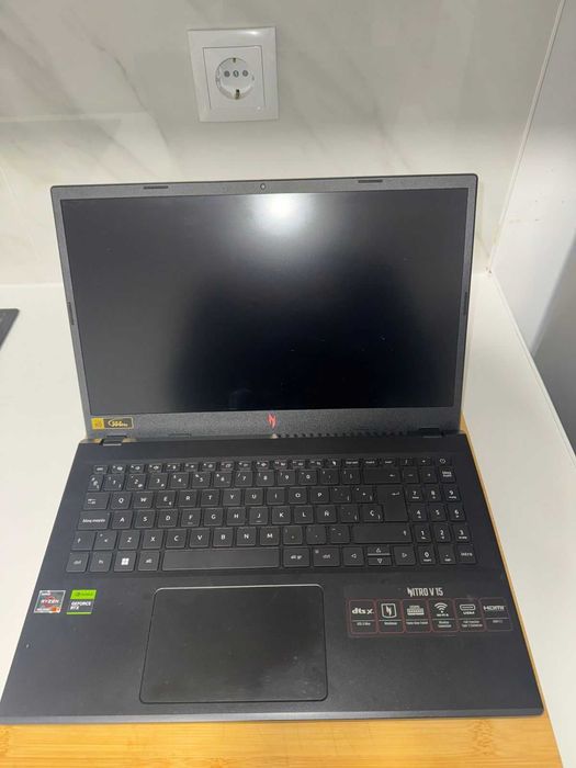 Acer Nitro V 15 – Ryzen 7 + RTX 4060 – 32GB RAM – 1TB SSD