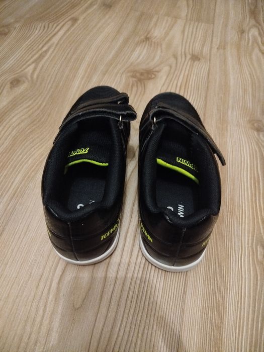 Buty sportowe halówki