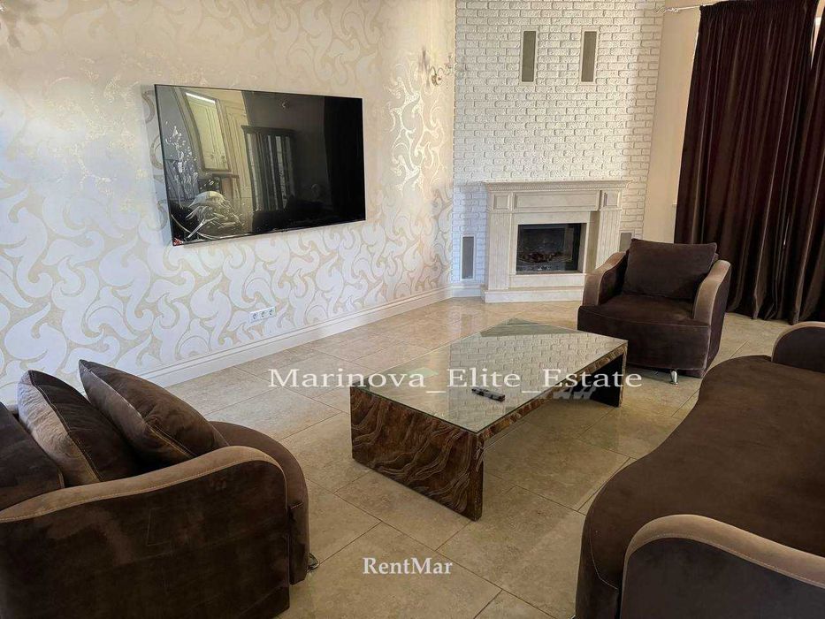 Красивый дом с бассейном Французский бульвар