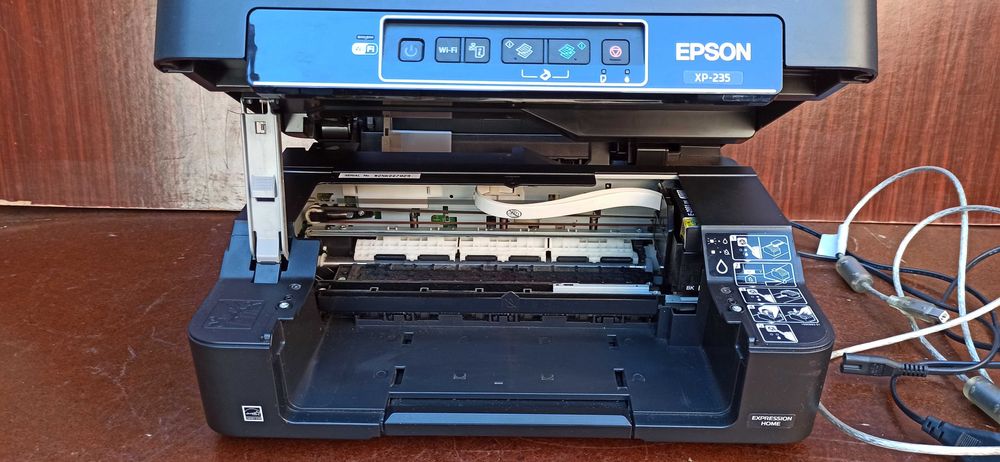 МФУ  Epson Expression Home XP-235