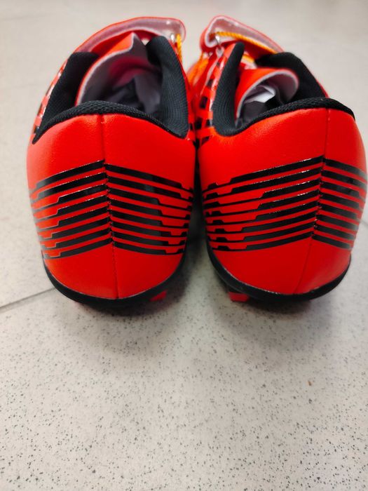 Buty sportowe piłkarskie korki r 38 dł. wkładki 24,5 cm