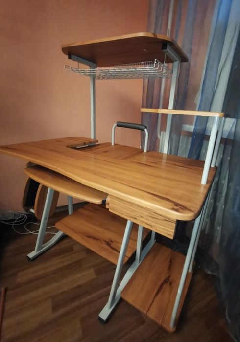 Стіл для школяра