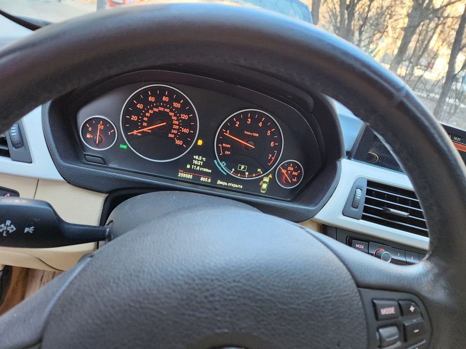 BMW 320i Xdrive 2014 рік