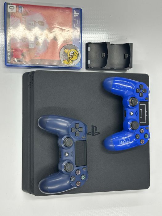 Продам PlayStation 4 Slim + FIFA 20