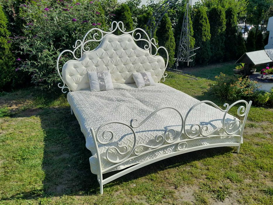 Łóżko metalowe tapicerowane 180x200 królewskie kute metaloplastyka
