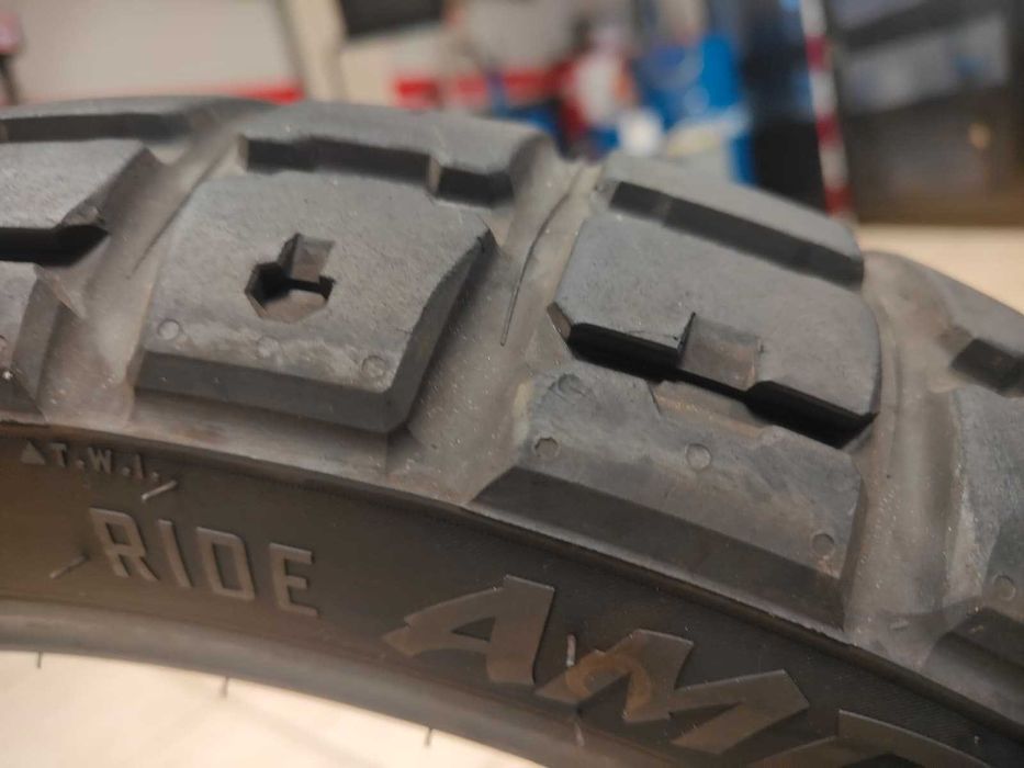 Pneus CST Ambro A4 90/90-21 + 140/70-18 (CF Moto 450MT)