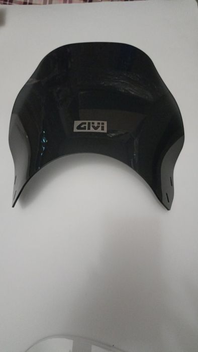 Ветровое стекло на мотоцикл универсальное Givi Puig под круглую фару