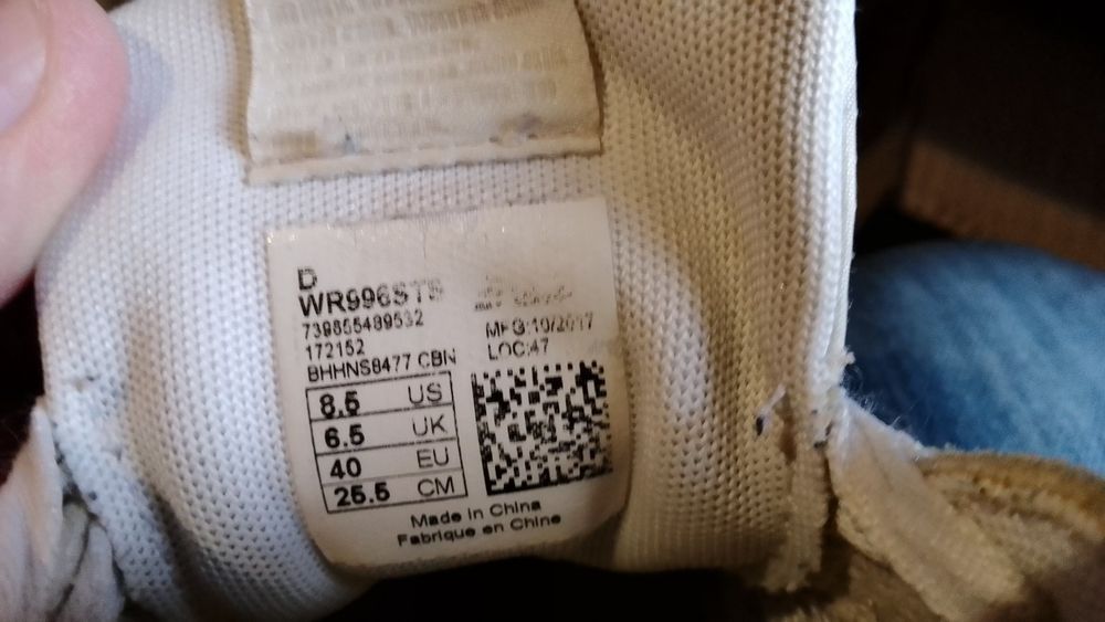Кросівки NEW BALANCE 996.  40р. Вживане стан хороший тепло сірий колір.