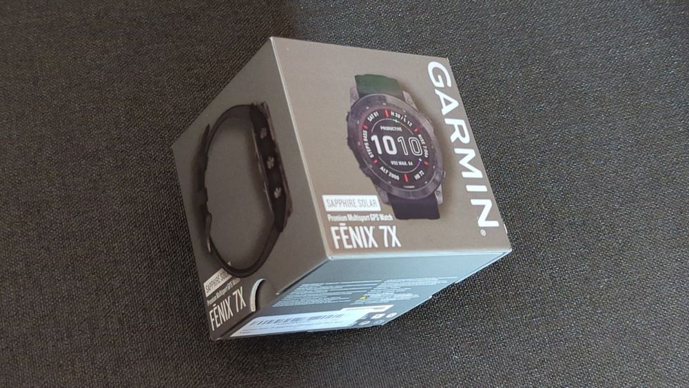 Смарт-годинник Garmin Fenix 7X Sapphire Solar титановий DLC сірий карбон з чорним ремінцем
