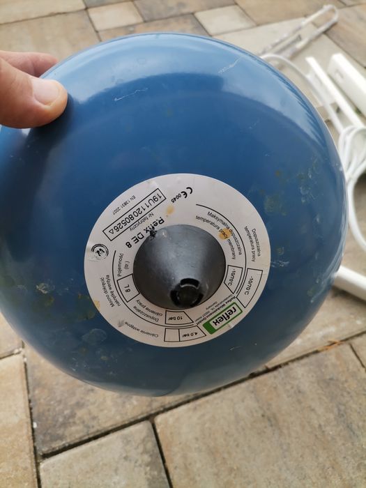 Zbiornik cwu 150l wiszacy z uchwytani grzalka 2000 wat