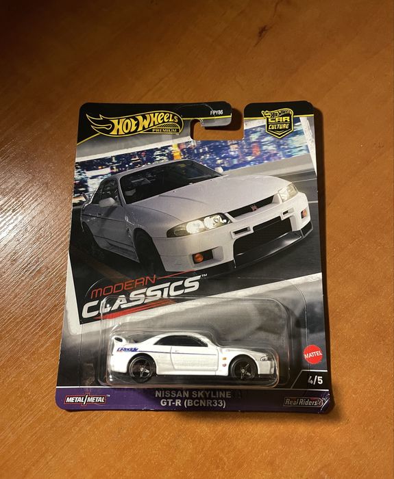 Hot Wheels Nissan Skyline GT-R R33 BCNR33 Modern Classics Premium Real Riders