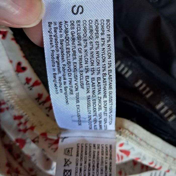 Komplet nowych  pięknych majtek damskich Elle (S)