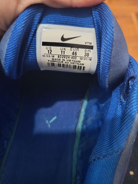 Nike Air Max 720... azul marinho/floresta/royal
Tamanho... EUR (46) / UK (11)