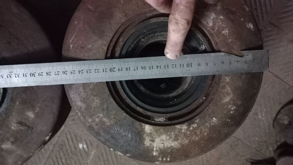 Опорные катки МКГ 25