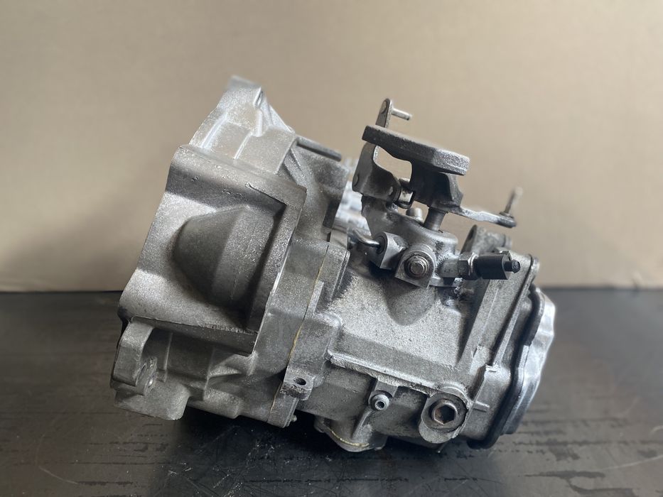 Кадді Октавія Тауран Гольф 5+ пасат b6 кпп коробка передач 1.9 tdi