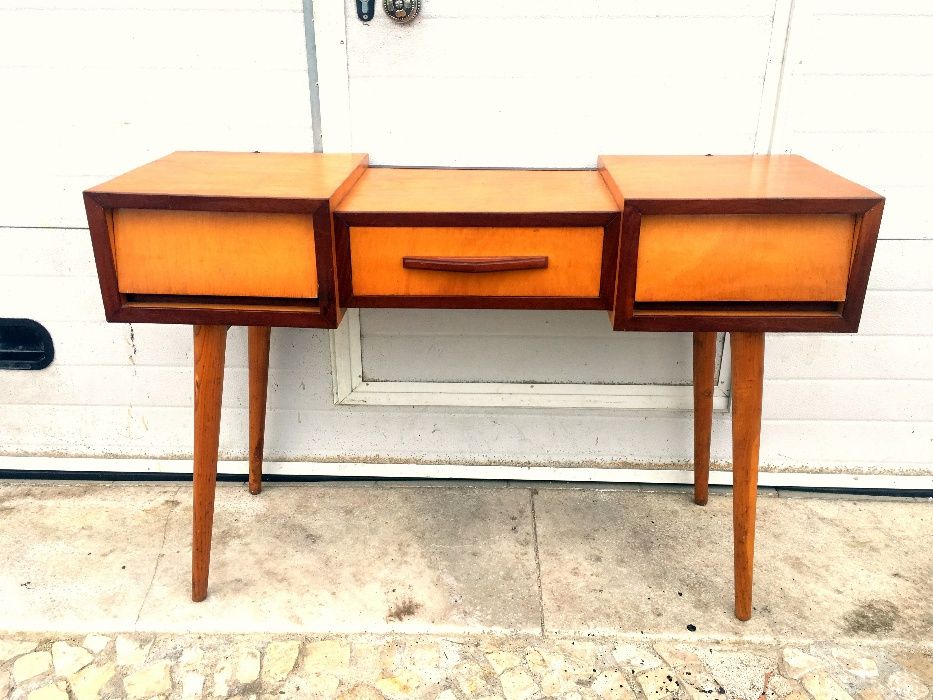 Consola olaio vintage 115comp X 38prof X 75alt.