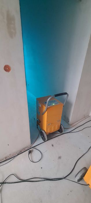 Wynajem Osuszaczy Powietrza Osuszanie Po Zalaniu Wypożyczalnia Poznań