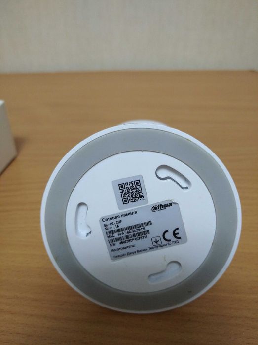 Wi-Fi відеокамера настільна DAHUA DH-IPC-C12P