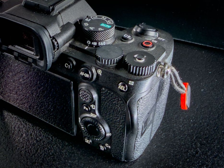 Sony A7 IV - Bardzo zadbany aparat - 2 Baterie i Ładowarka Gratis!