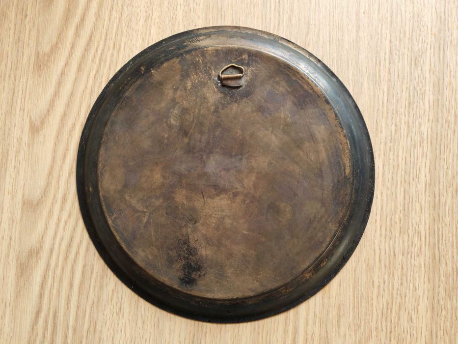 Mosiężny talerz ścienny z motywem egipskim