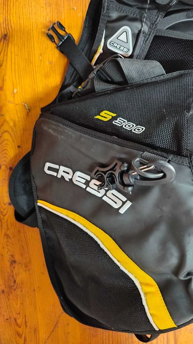 Colete Cressi S300 + Mosquetão + Boia Patamar + Fio + apito