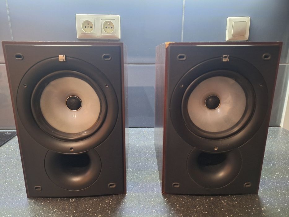 Glosnik  KEF Q15