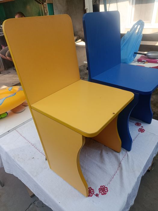 Продам 2 стула в паре