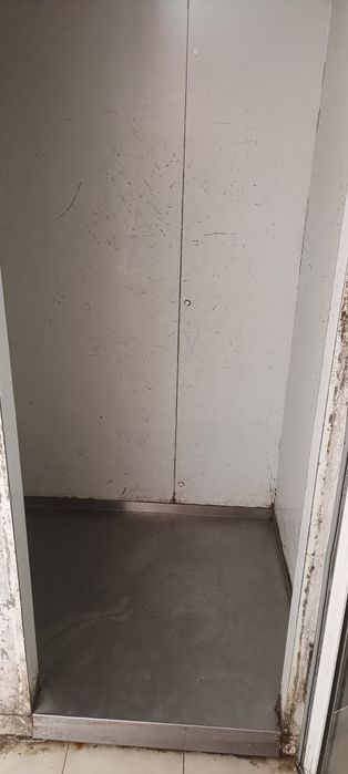 Ilha marca Zanotti para talho usada a funcionar o motor foi limo e gás