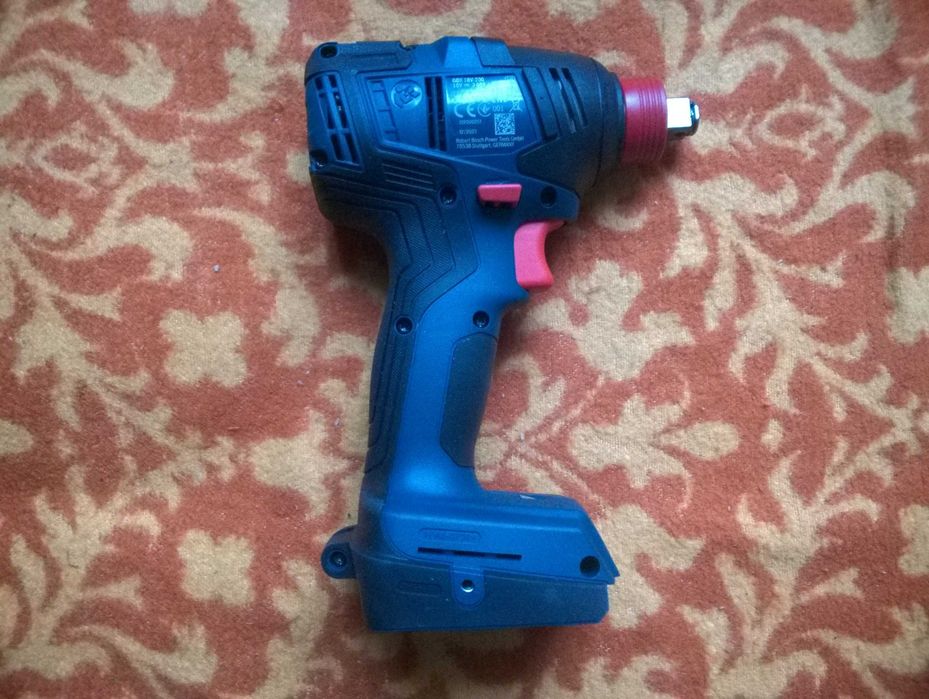 NOWY klucz udarowy Bosch Professional  GDX 18V-200 + skrzynka.