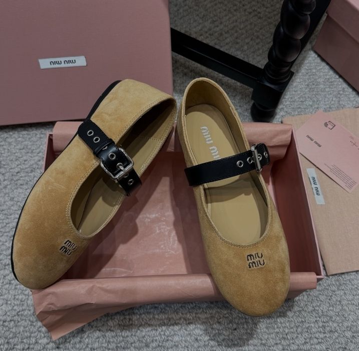 Miu Miu półbuty damskie zamszowe eleganckie