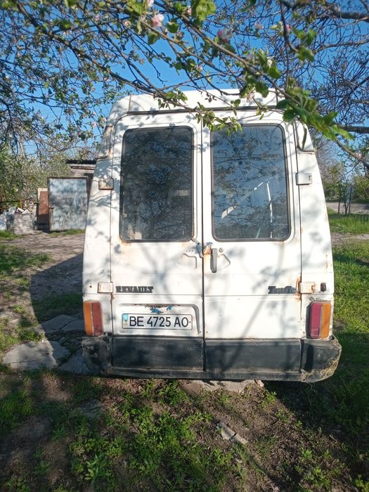 Продам рено трафик